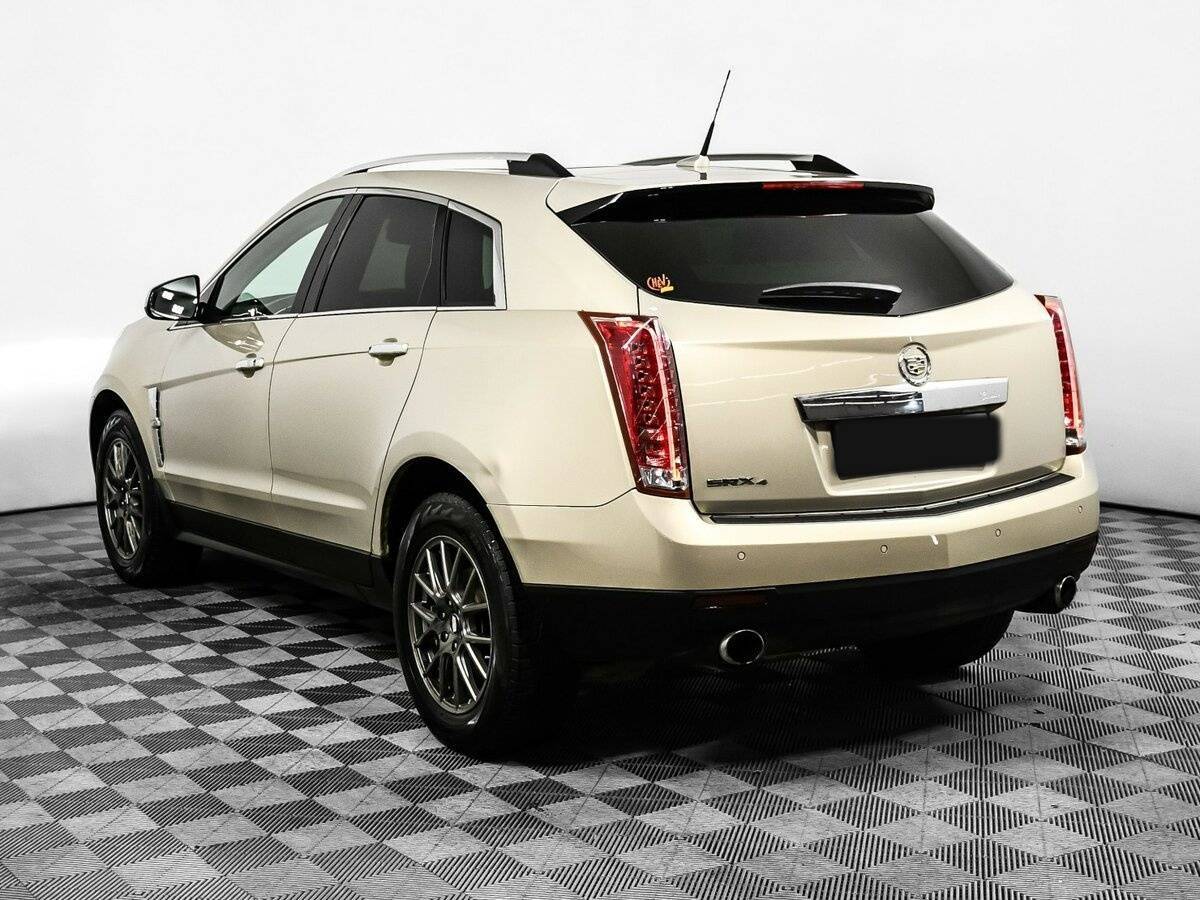 Cadillac SRX с пробегом — 2011 год. Фото: #6