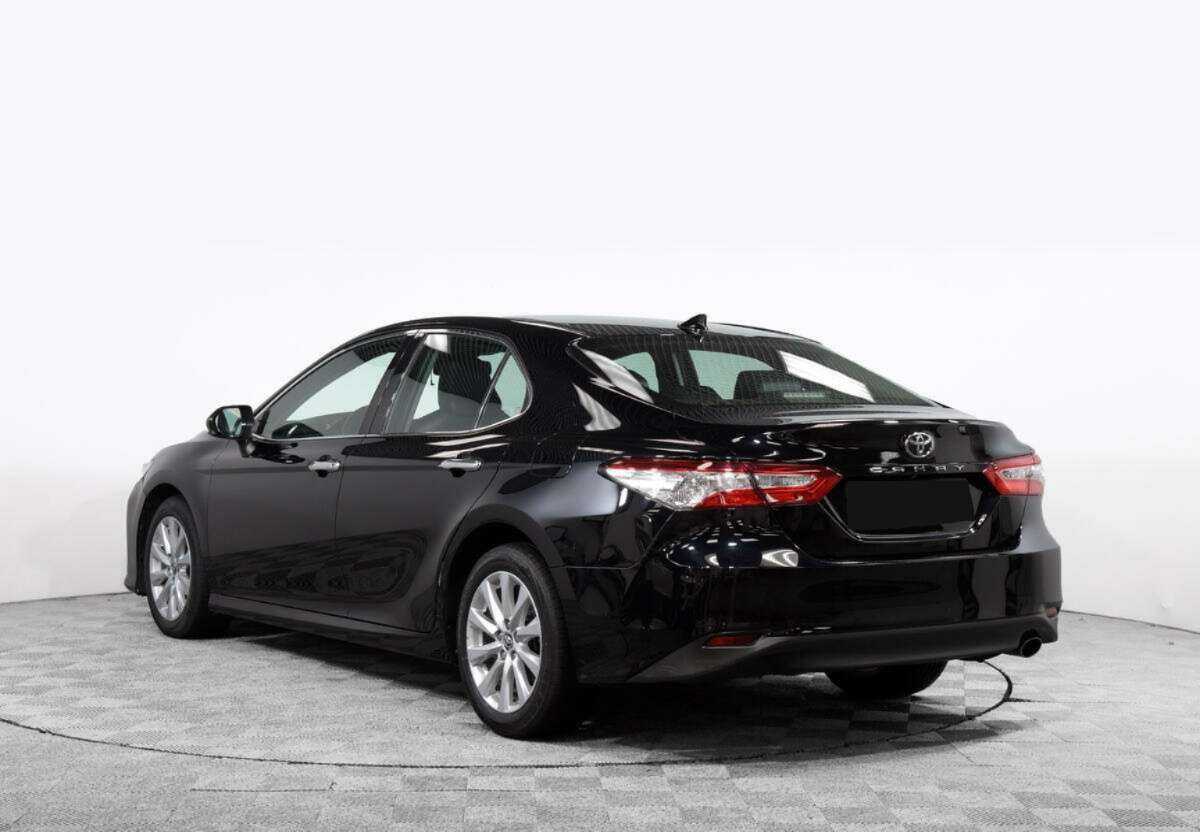 Toyota Camry с пробегом — 2018 год. Фото: #5