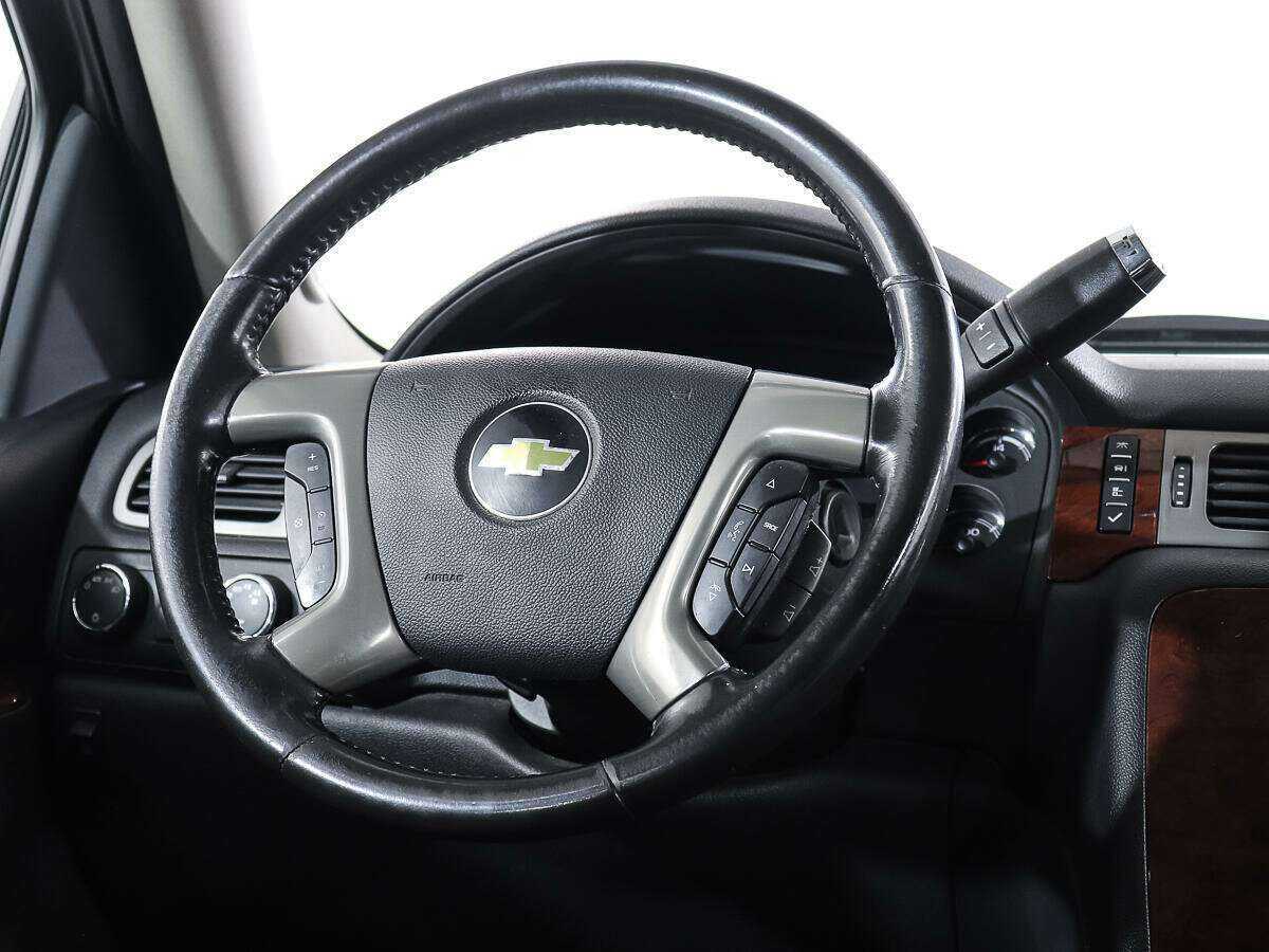 Chevrolet Tahoe с пробегом — 2011 год. Фото: #12