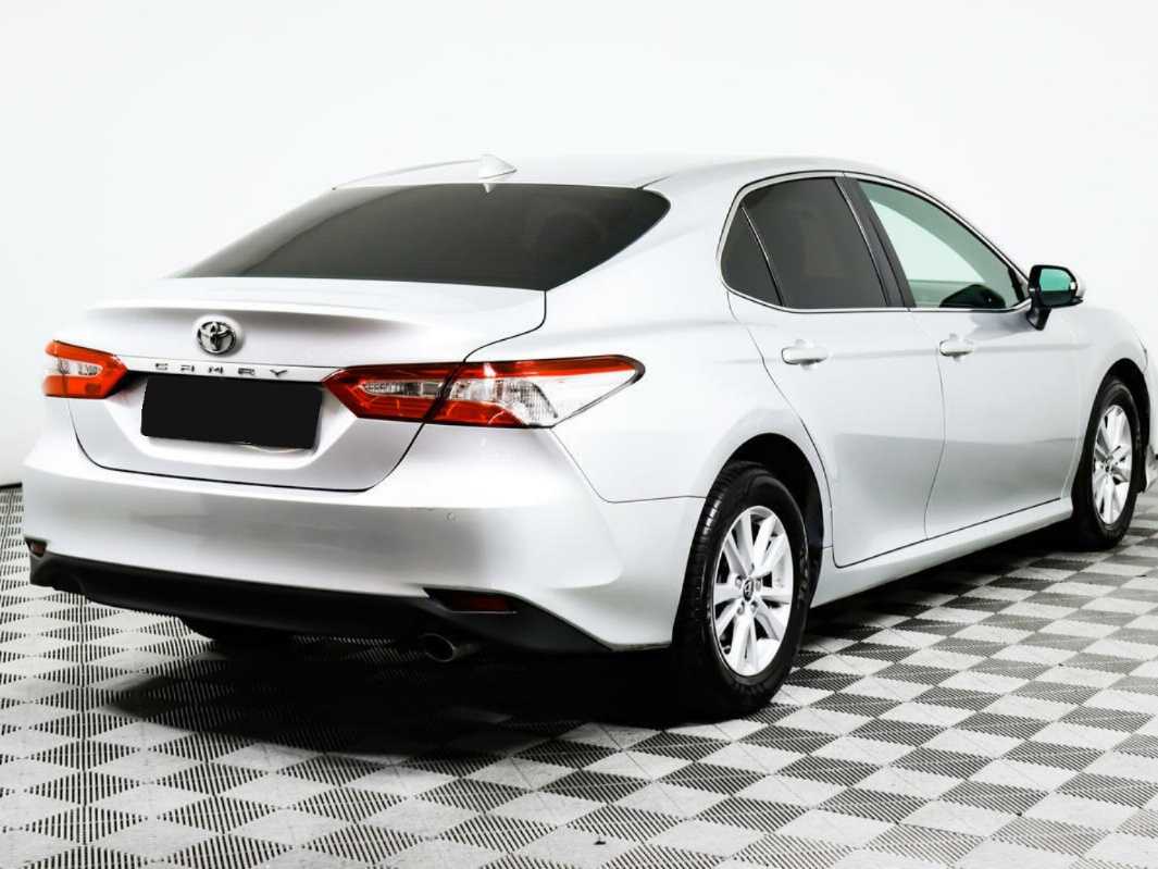 Toyota Camry с пробегом — 2018 год. Фото: #4