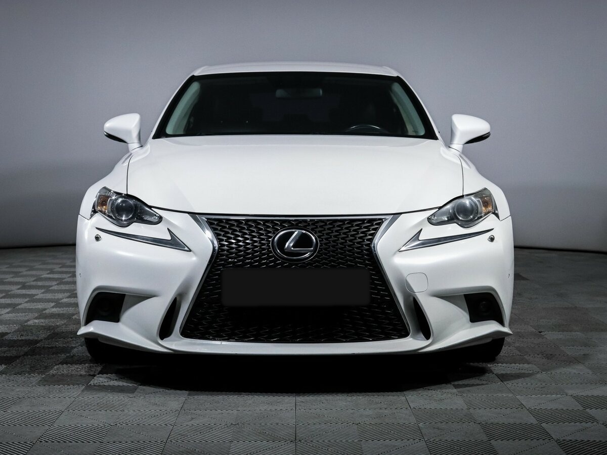 Lexus IS с пробегом — 2013 год. Фото: #1