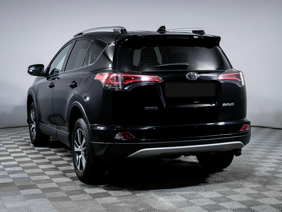 Toyota RAV4 с пробегом — 2019 год. Фото: #6
