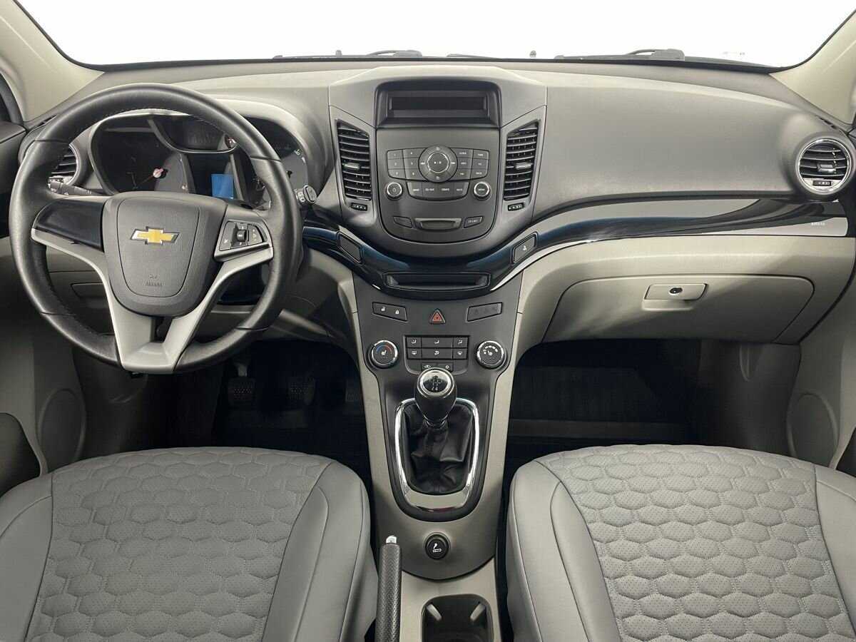 Chevrolet Orlando с пробегом — 2012 год. Фото: #6