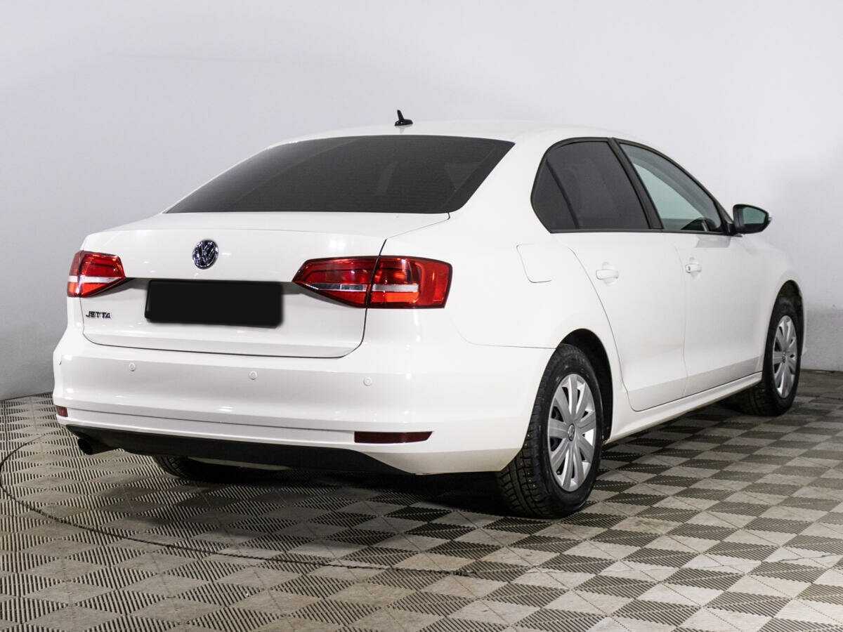 Volkswagen Jetta с пробегом — 2015 год. Фото: #4