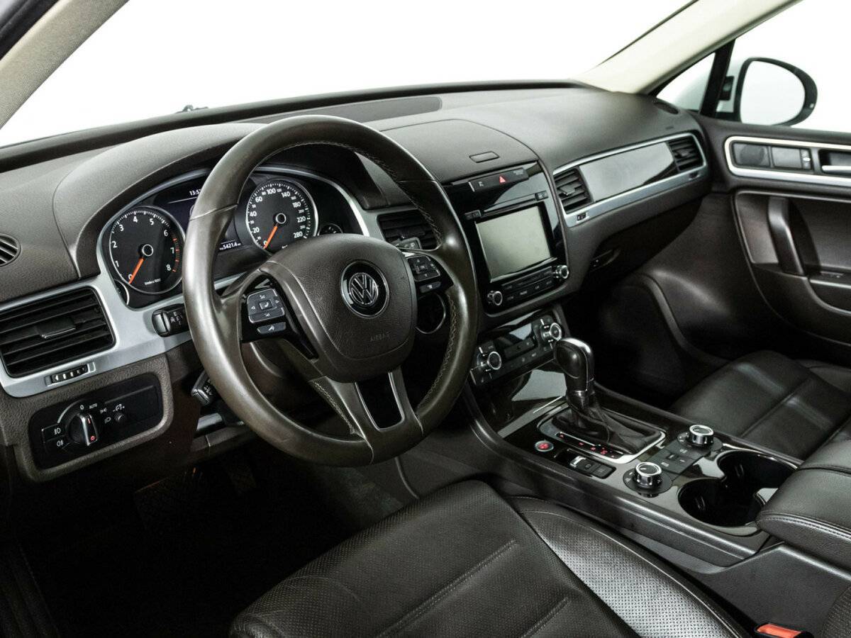 Volkswagen Touareg с пробегом — 2013 год. Фото: #10