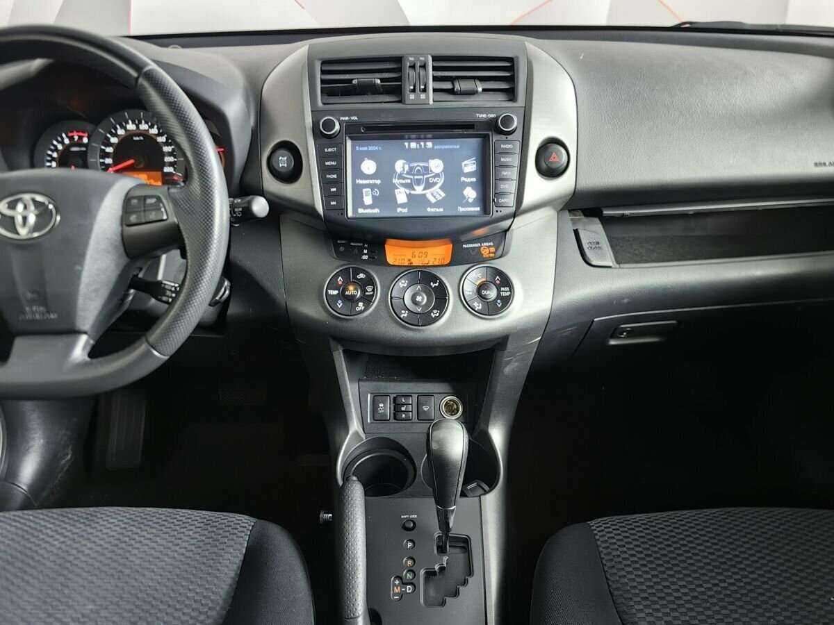 Toyota RAV4 с пробегом — 2011 год. Фото: #10