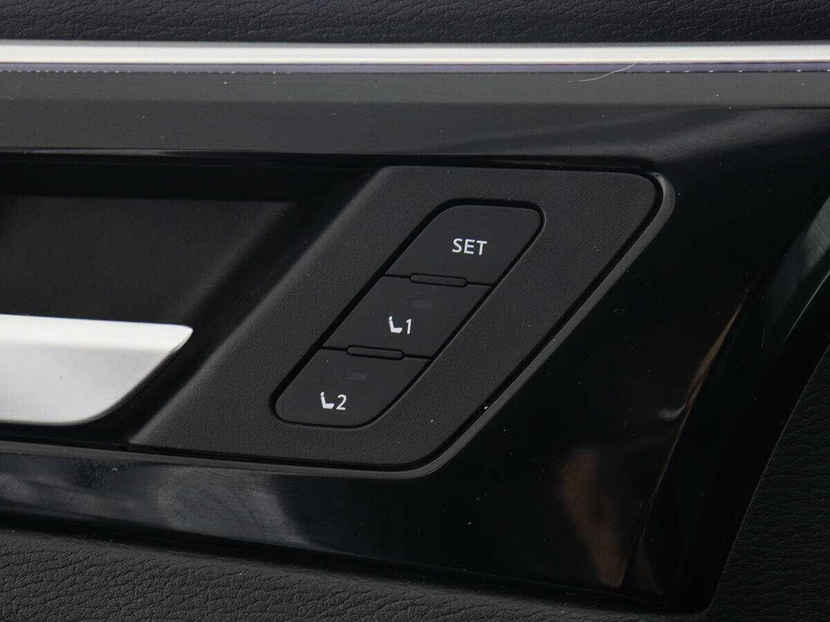 Mitsubishi Outlander с пробегом — 2023 год. Фото: #16