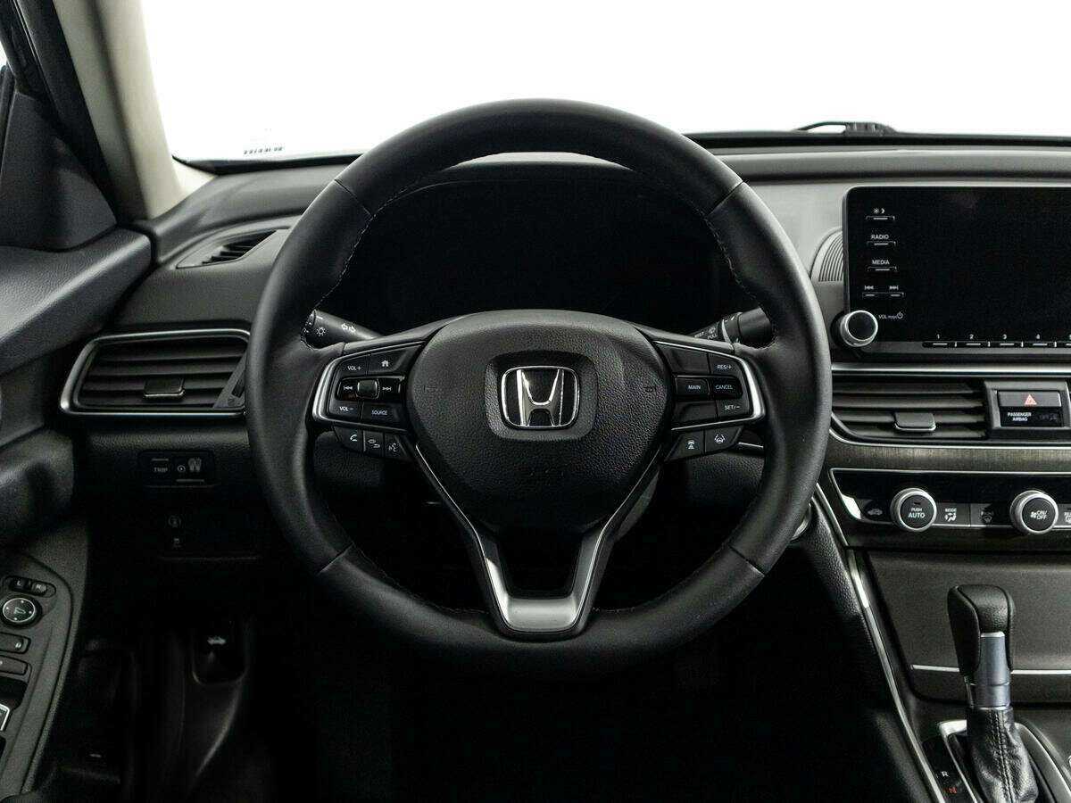 Honda Accord с пробегом — 2018 год. Фото: #14
