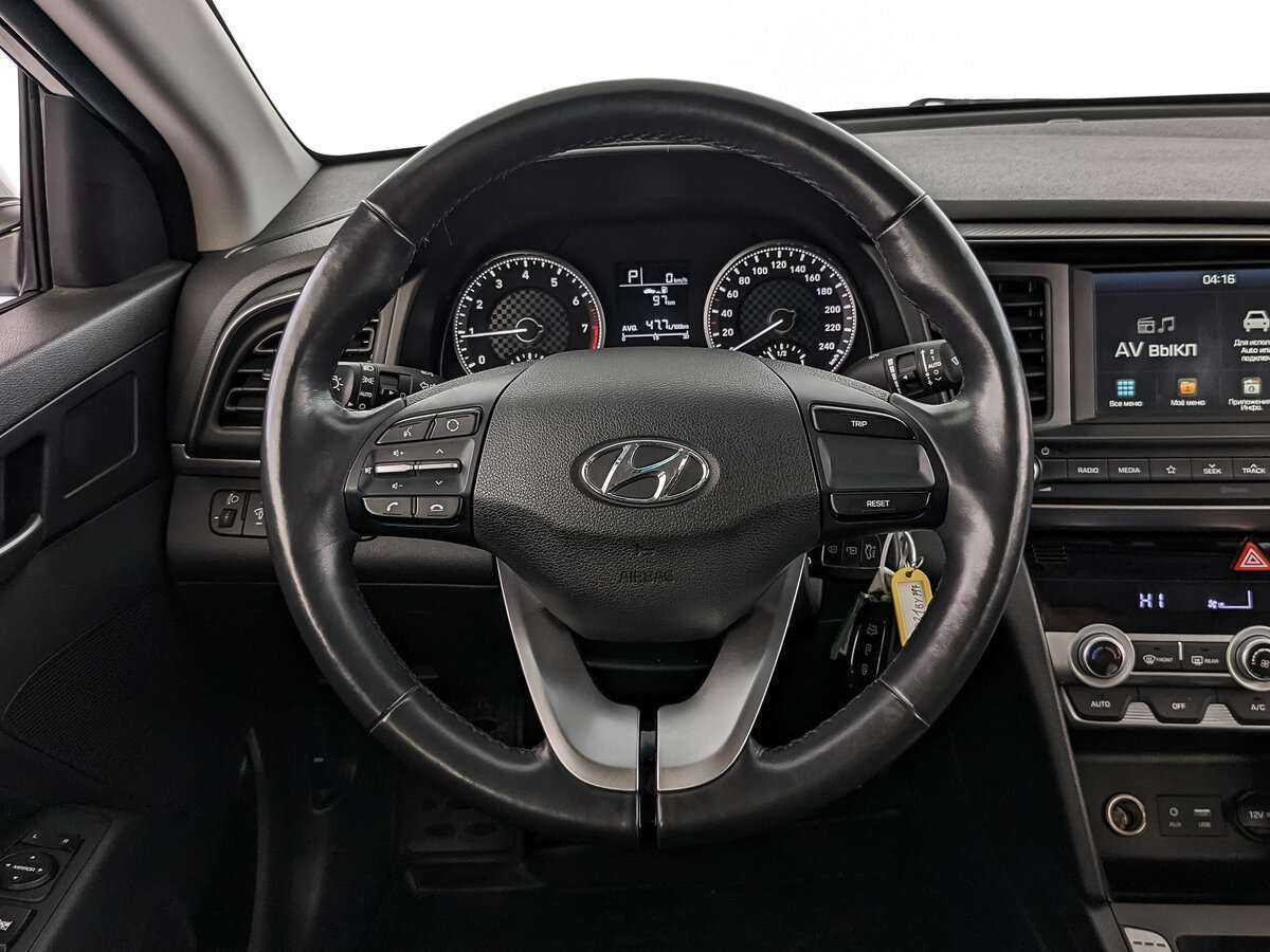 Hyundai Elantra с пробегом — 2020 год. Фото: #17