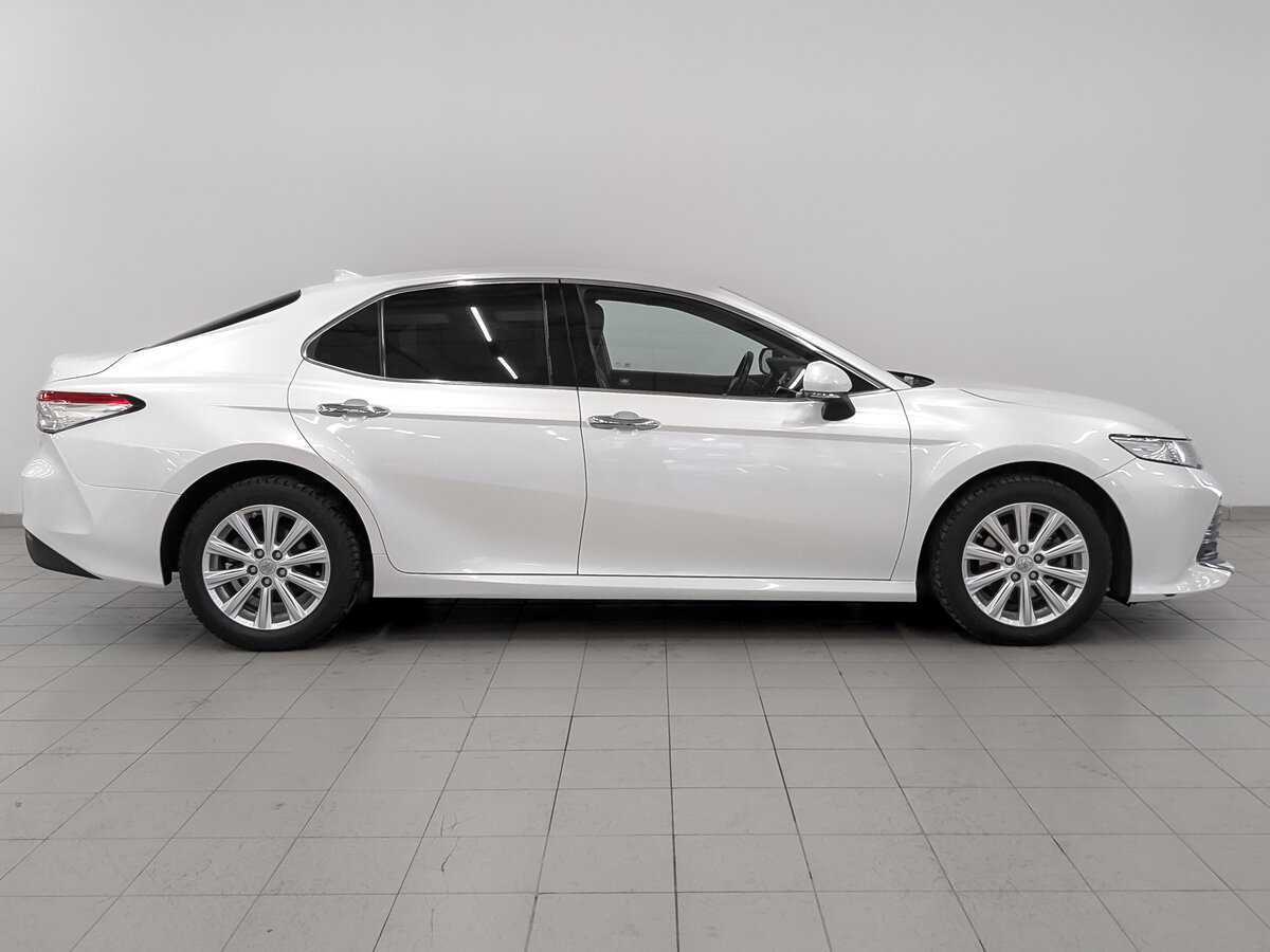Toyota Camry с пробегом — 2019 год. Фото: #3
