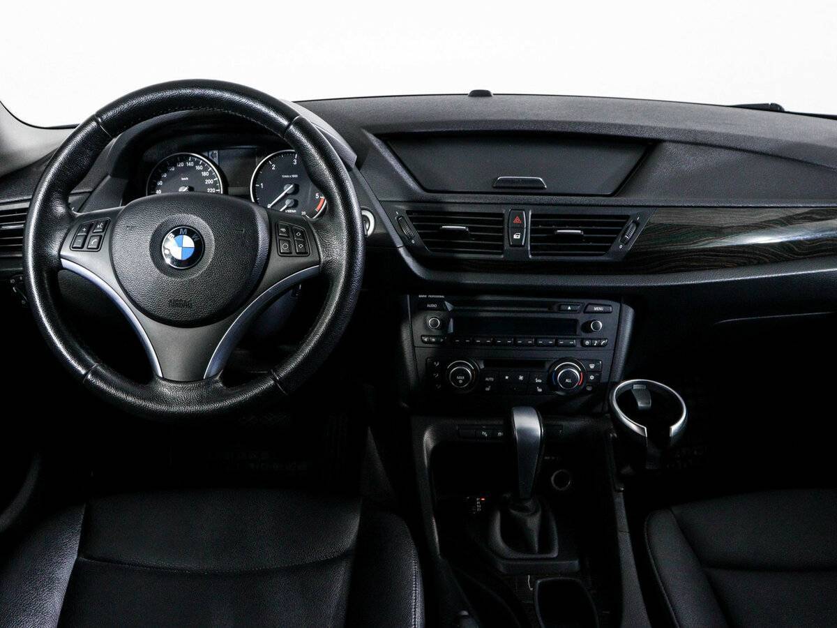 BMW X1 с пробегом — 2011 год. Фото: #11