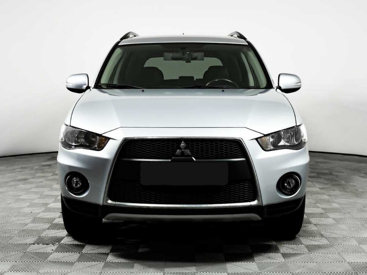 Mitsubishi Outlander с пробегом — 2011 год. Фото: #1