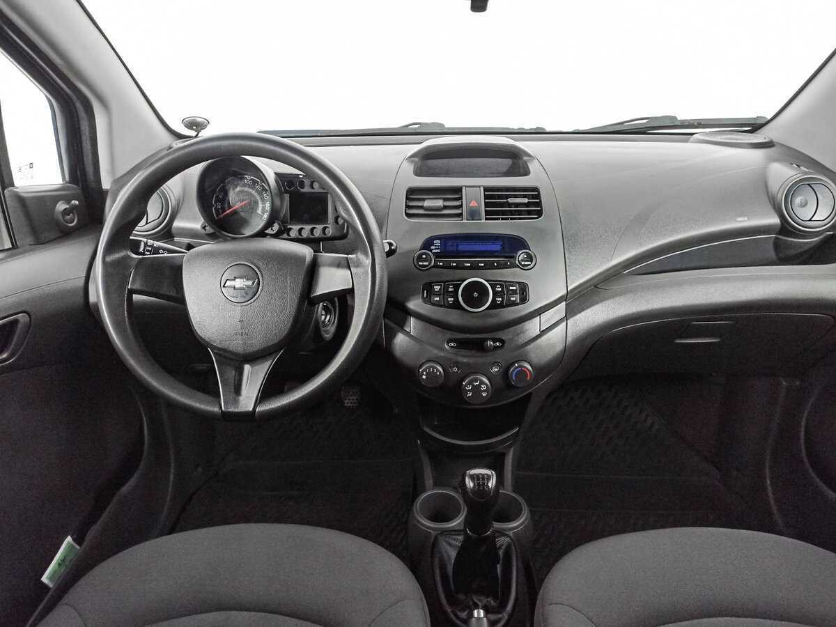 Chevrolet Spark с пробегом — 2011 год. Фото: #11