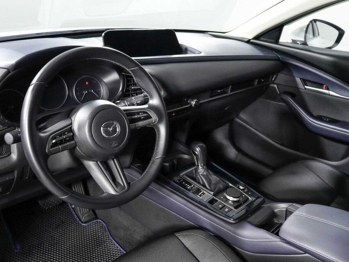 Mazda CX-30 с пробегом — 2020 год. Фото: #11