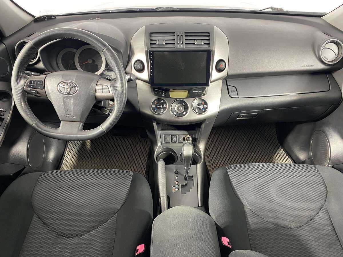 Toyota RAV4 с пробегом — 2011 год. Фото: #9