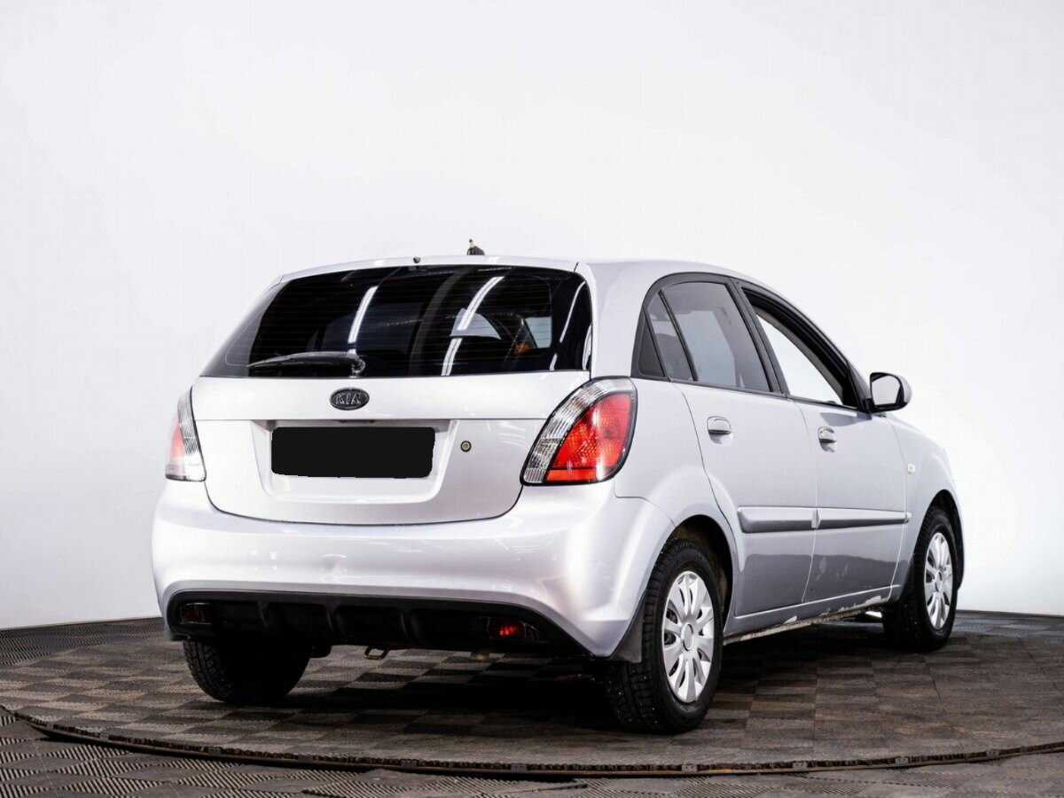Kia Rio с пробегом — 2011 год. Фото: #5