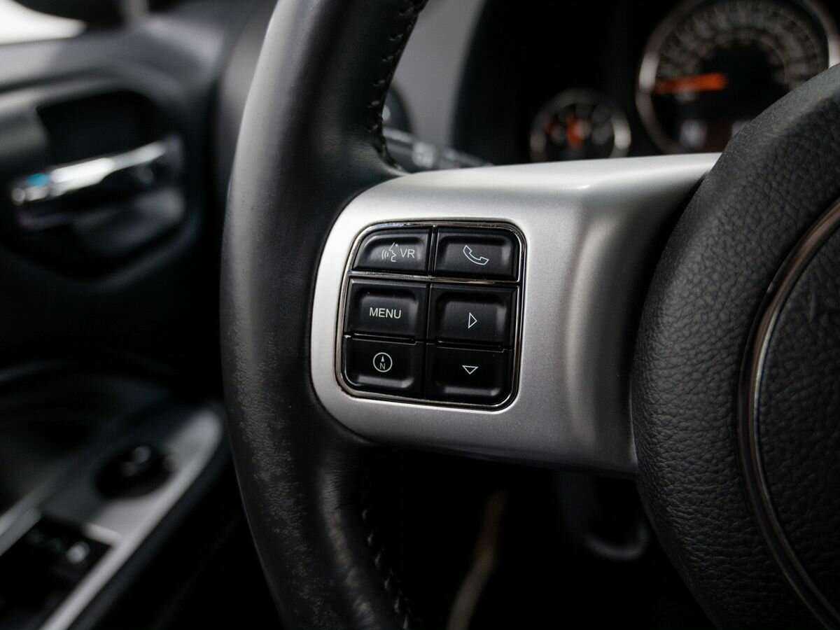 Jeep Compass с пробегом — 2013 год. Фото: #16