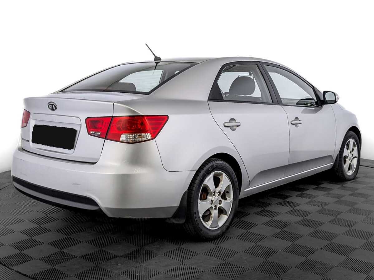 Kia Cerato с пробегом — 2010 год. Фото: #4