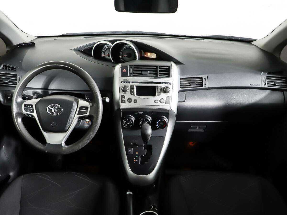 Toyota Verso с пробегом — 2011 год. Фото: #10