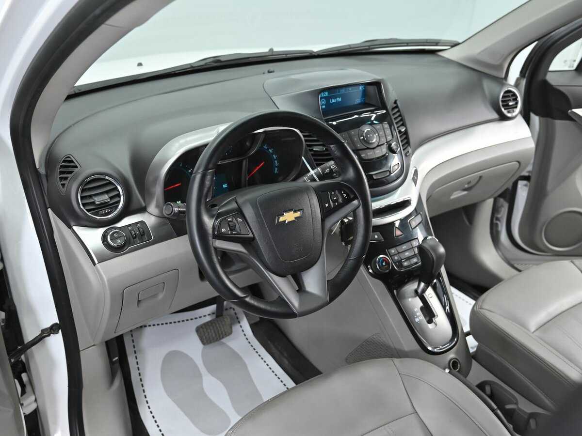 Chevrolet Orlando с пробегом — 2012 год. Фото: #8