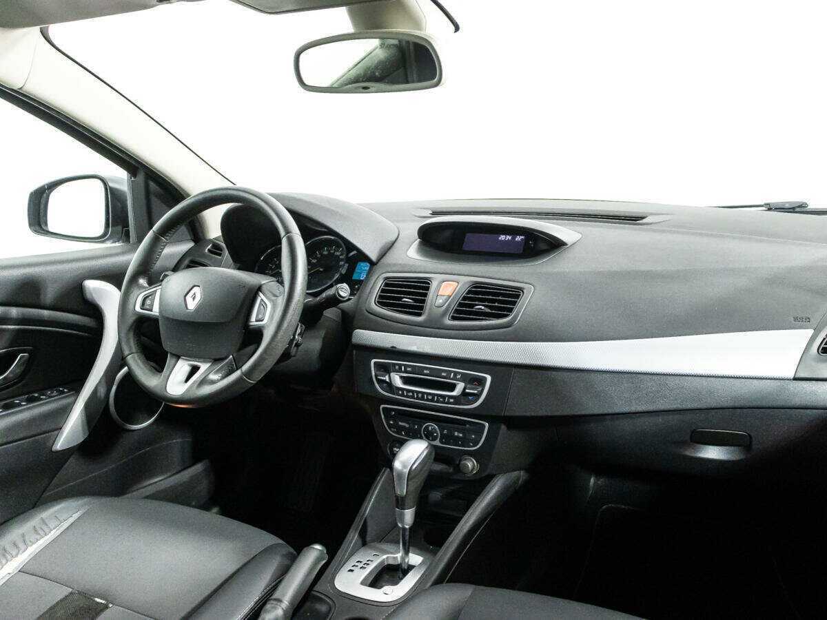 Renault Megane с пробегом — 2011 год. Фото: #8