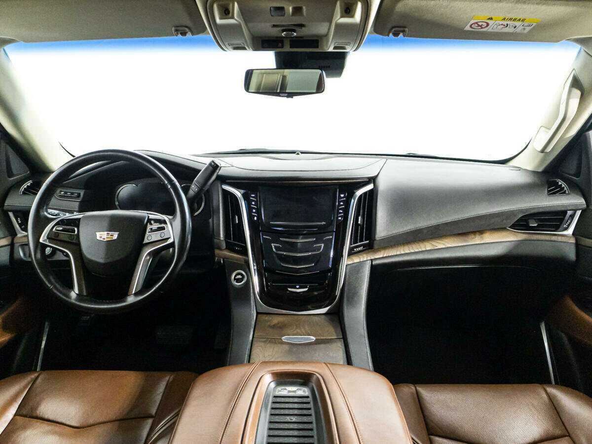 Cadillac Escalade с пробегом — 2018 год. Фото: #12