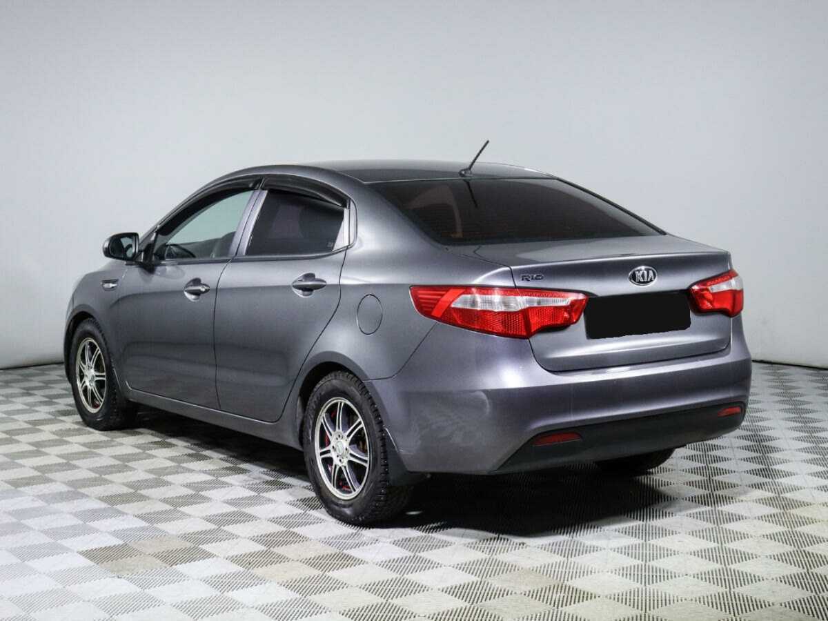 Kia Rio с пробегом — 2013 год. Фото: #5