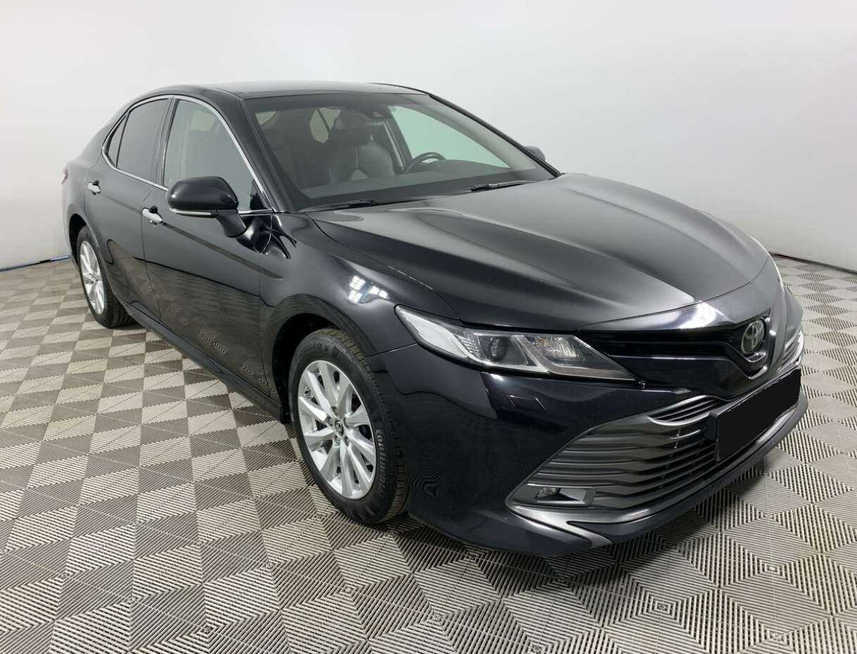 Toyota Camry с пробегом — 2019 год. Фото: #2