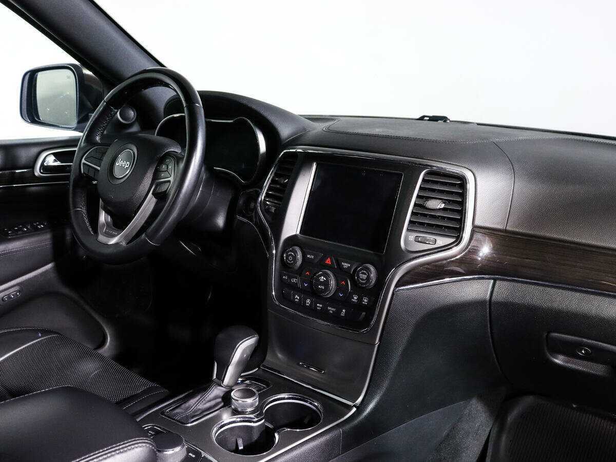Jeep Grand Cherokee с пробегом — 2017 год. Фото: #6