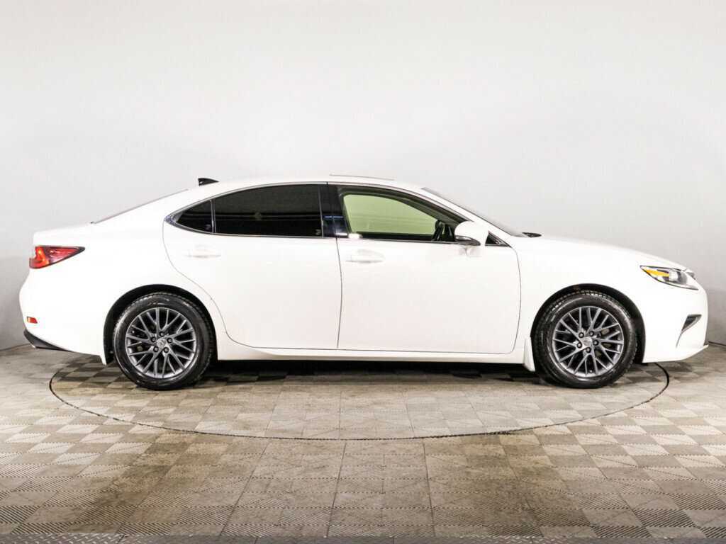 Lexus ES с пробегом — 2017 год. Фото: #3