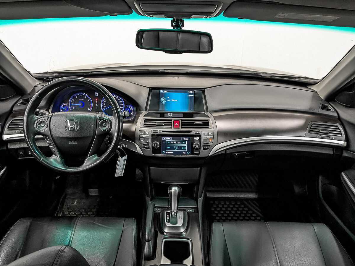 Honda Crosstour с пробегом — 2014 год. Фото: #11
