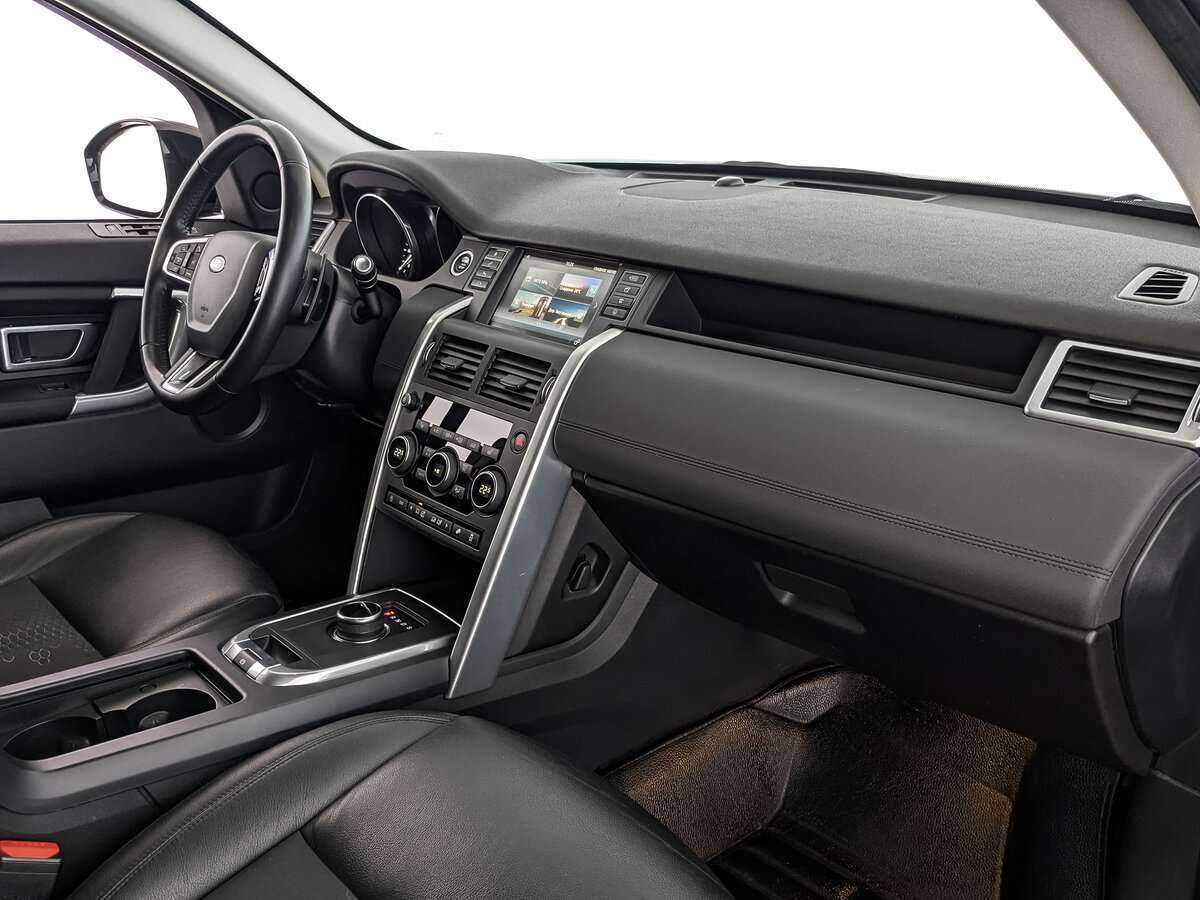 Land Rover Discovery Sport с пробегом — 2017 год. Фото: #12