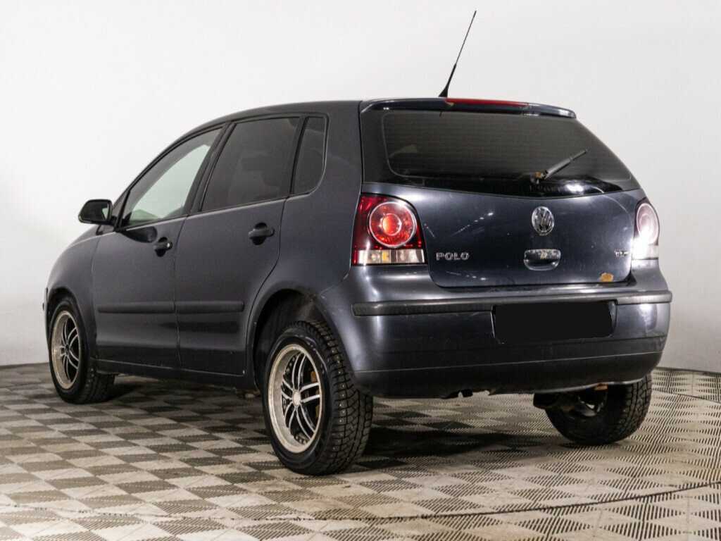 Volkswagen Polo с пробегом — 2006 год. Фото: #6