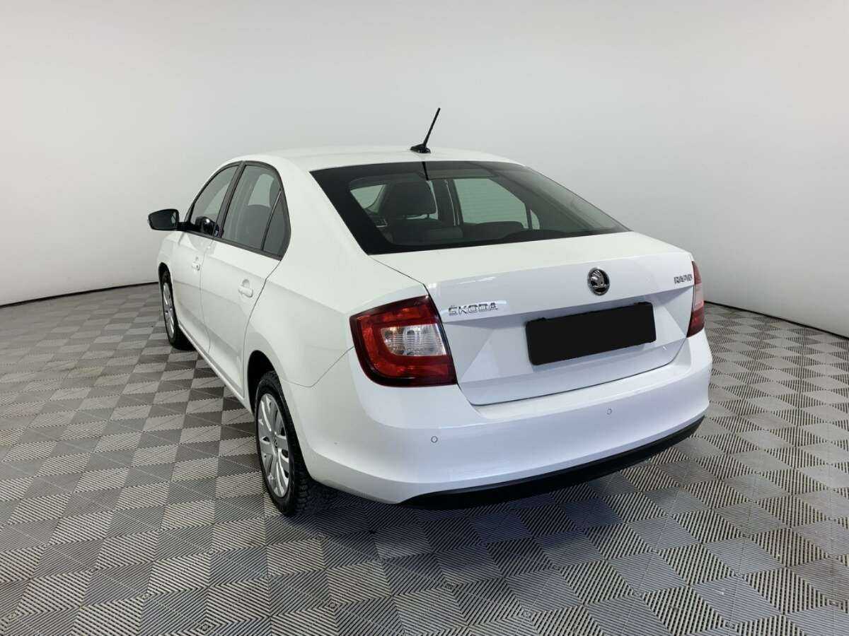 Skoda Rapid с пробегом — 2019 год. Фото: #6