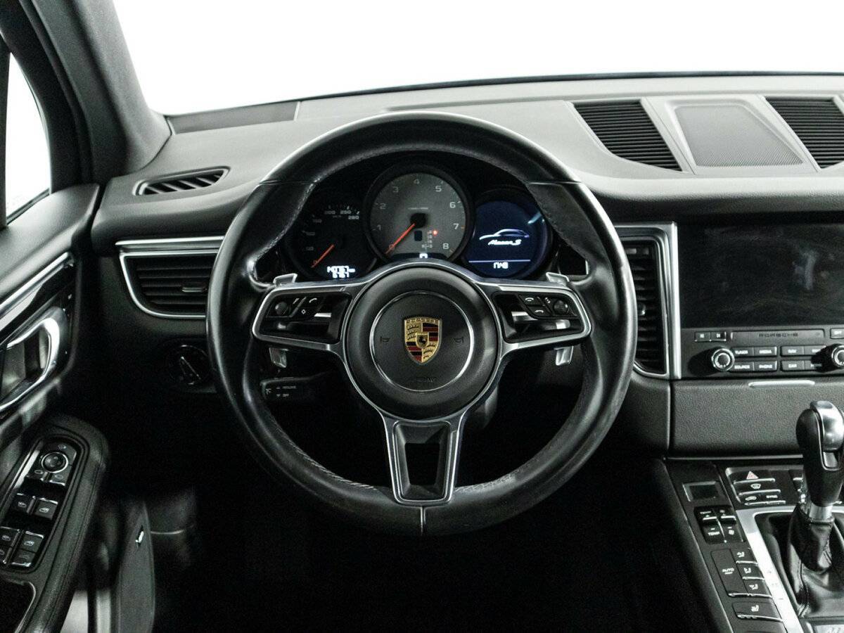 Porsche Macan с пробегом — 2016 год. Фото: #24