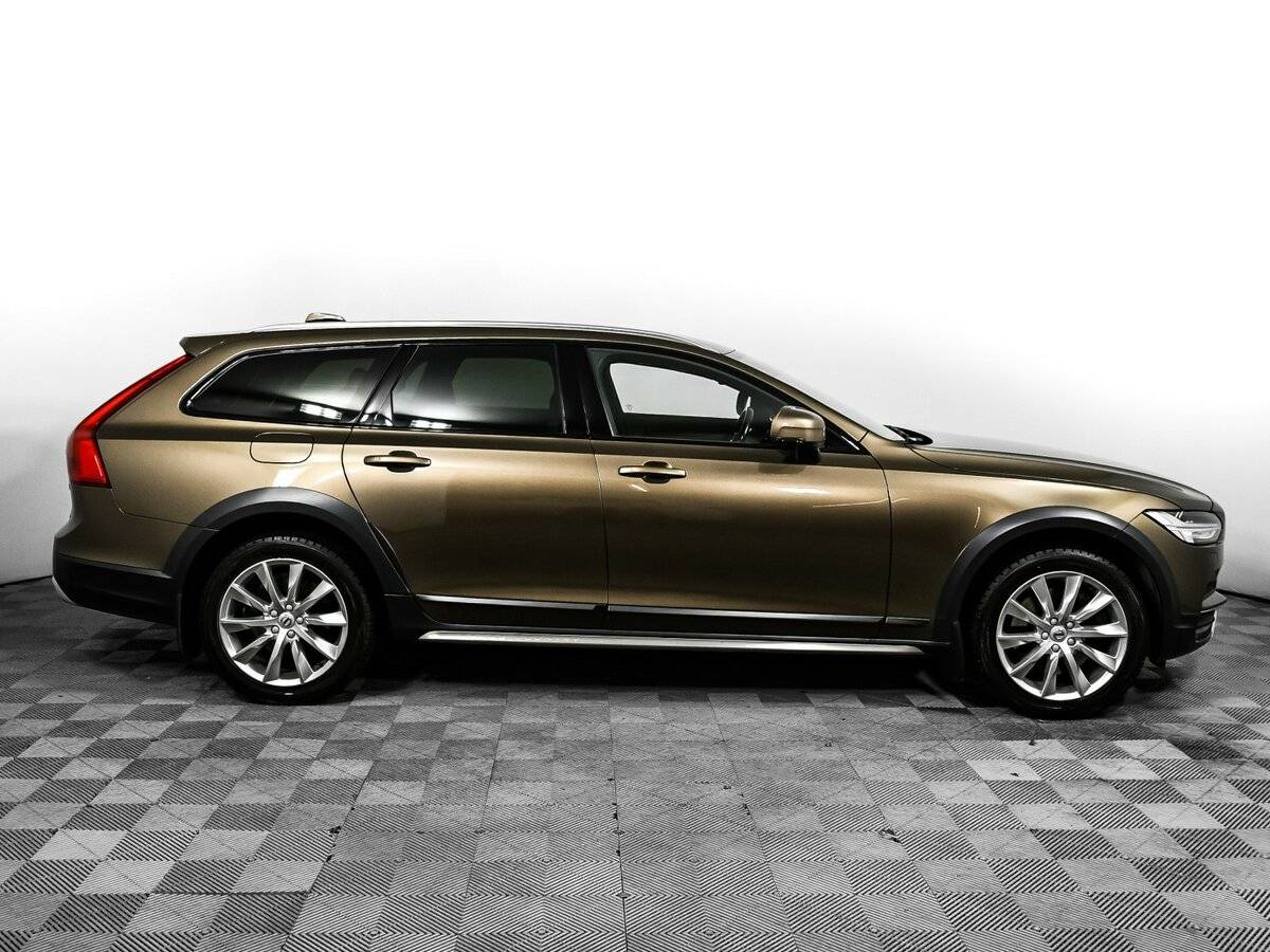 Volvo V90 Cross Country с пробегом — 2017 год. Фото: #3