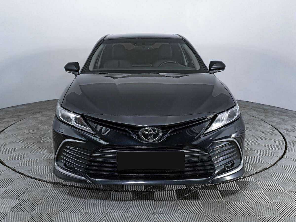 Toyota Camry с пробегом — 2021 год. Фото: #1
