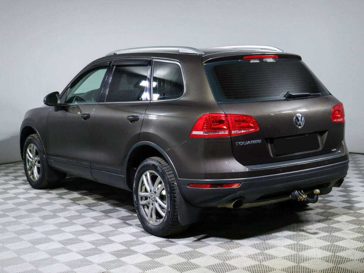 Volkswagen Touareg с пробегом — 2015 год. Фото: #4