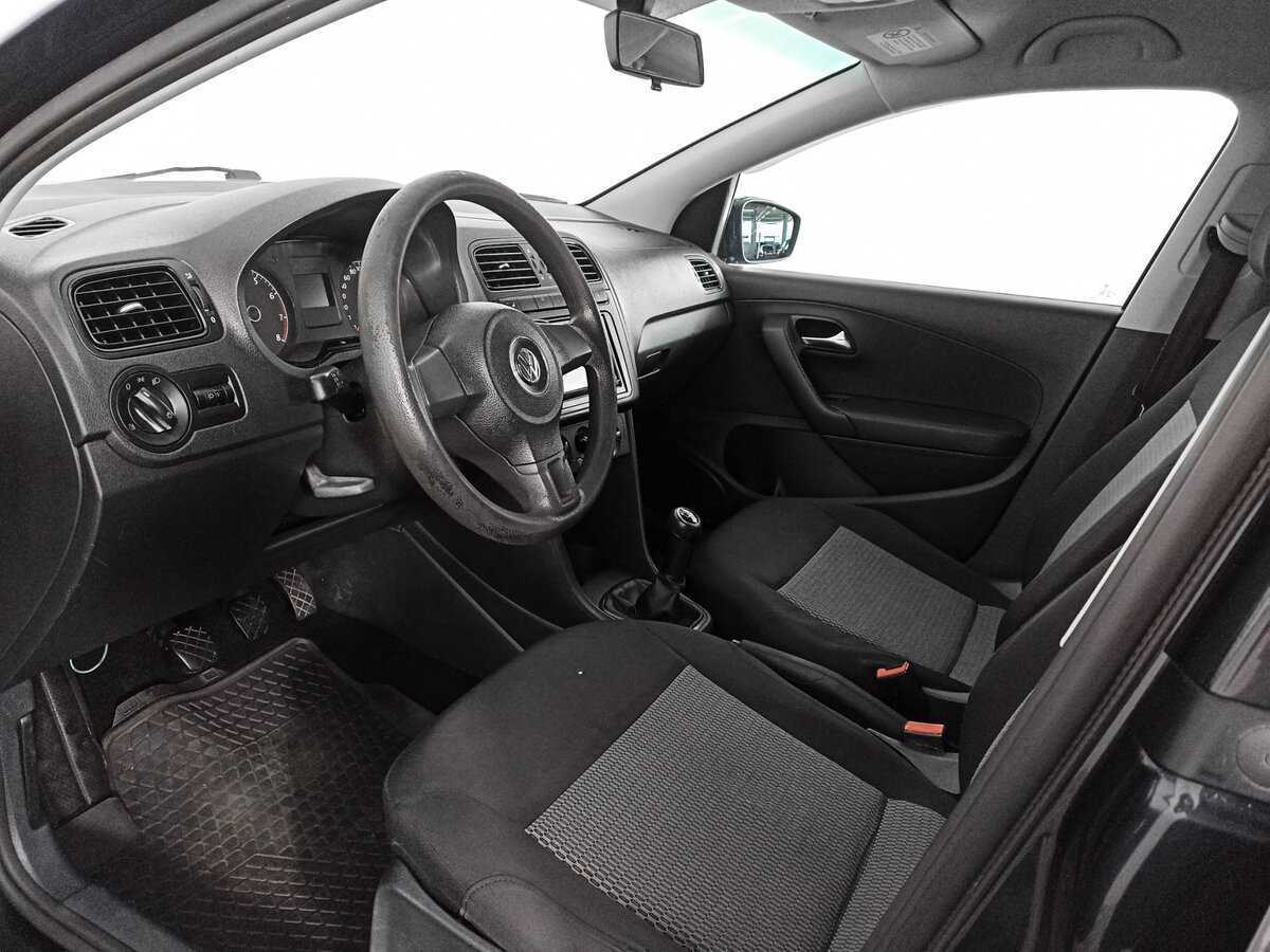 Volkswagen Polo с пробегом — 2011 год. Фото: #13