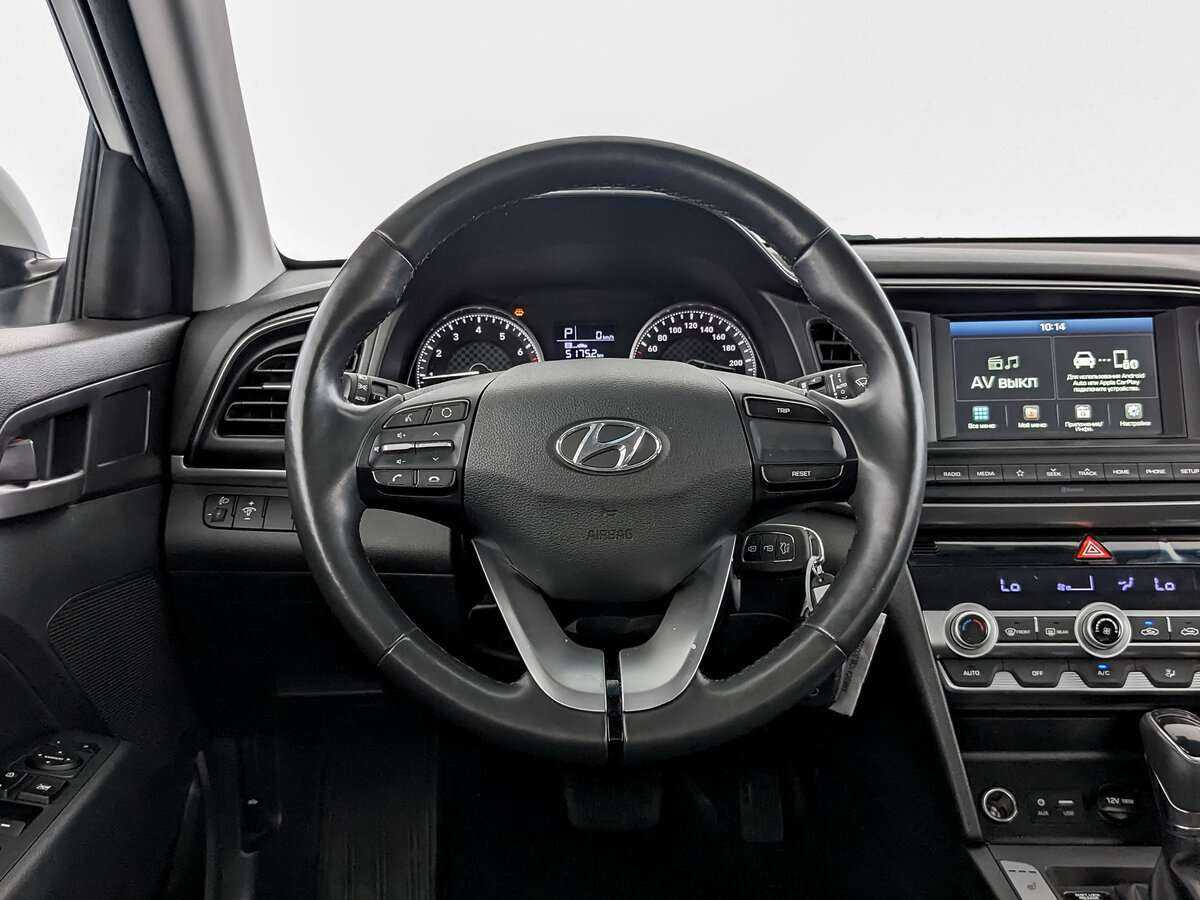 Hyundai Elantra с пробегом — 2020 год. Фото: #16