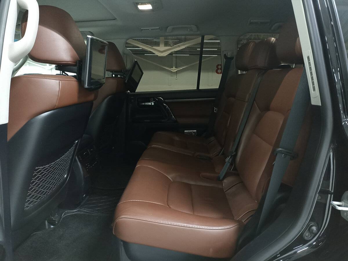 Toyota Land Cruiser с пробегом — 2015 год. Фото: #11