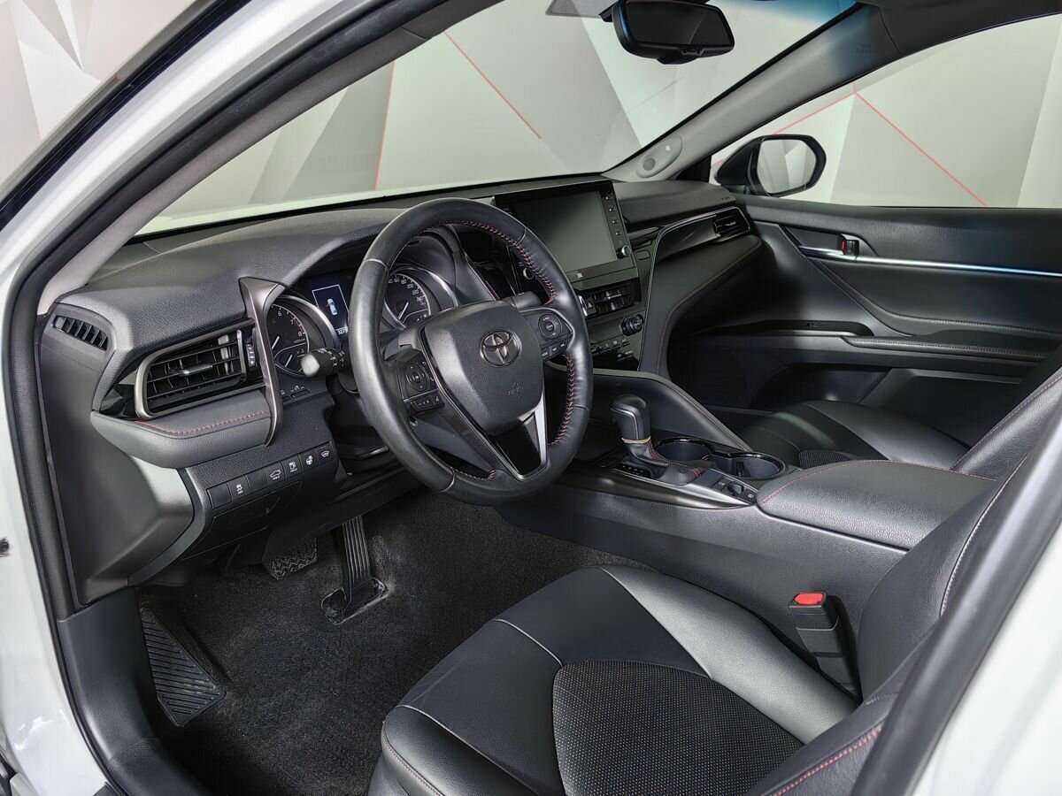 Toyota Camry с пробегом — 2021 год. Фото: #13