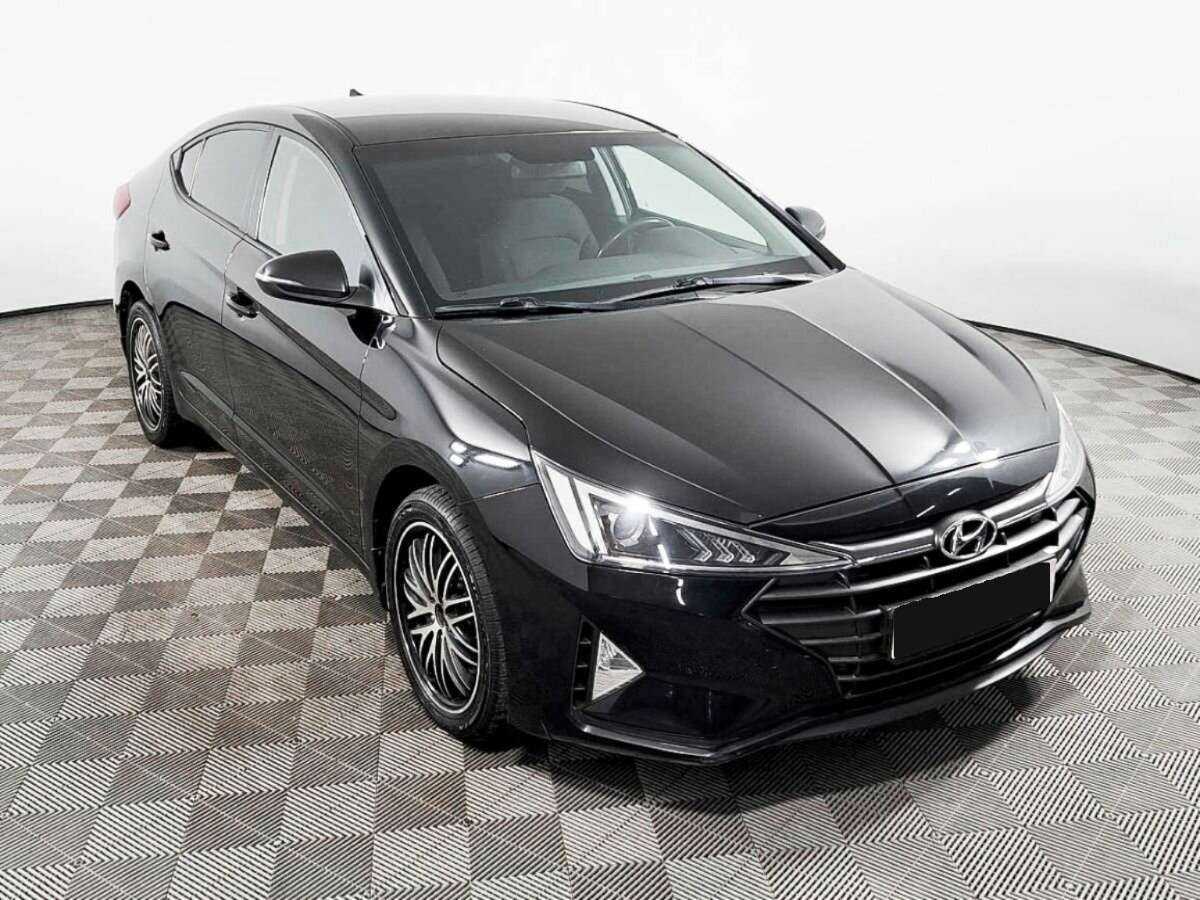 Hyundai Elantra с пробегом — 2019 год. Фото: #1