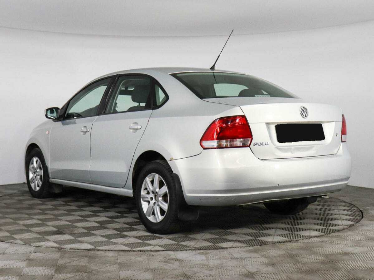 Volkswagen Polo с пробегом — 2011 год. Фото: #6