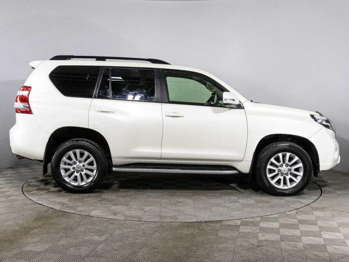 Toyota Land Cruiser Prado с пробегом — 2014 год. Фото: #2