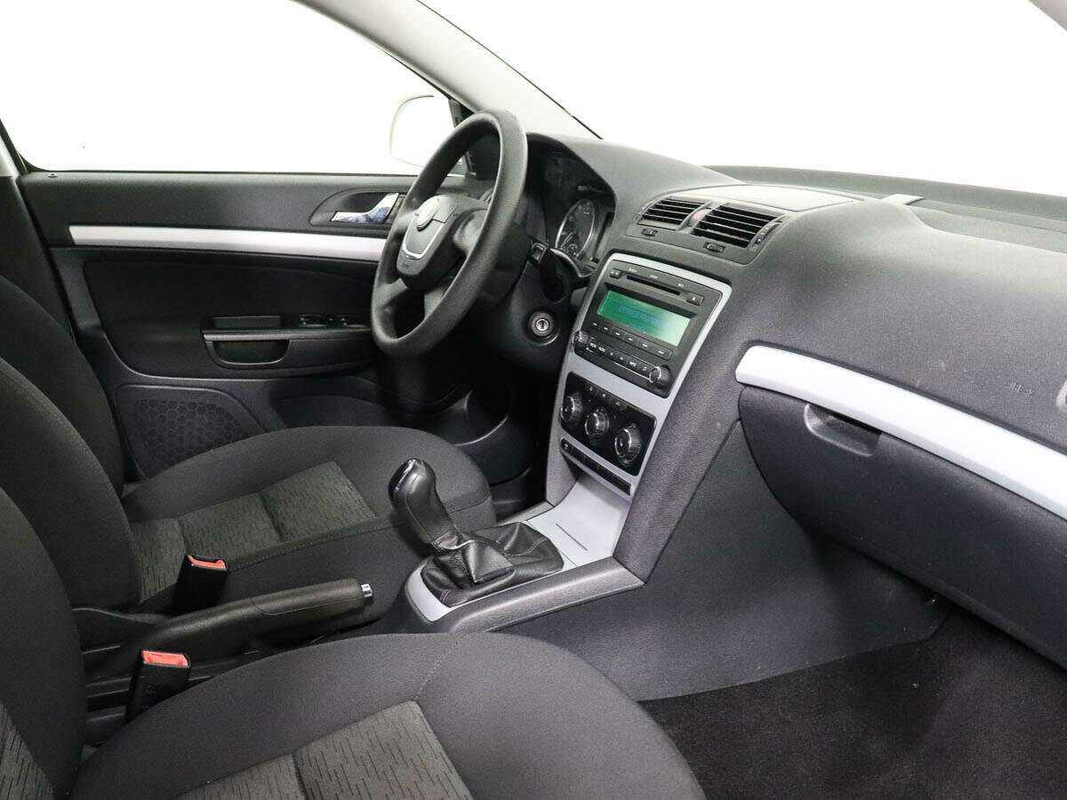 Skoda Octavia с пробегом — 2011 год. Фото: #5