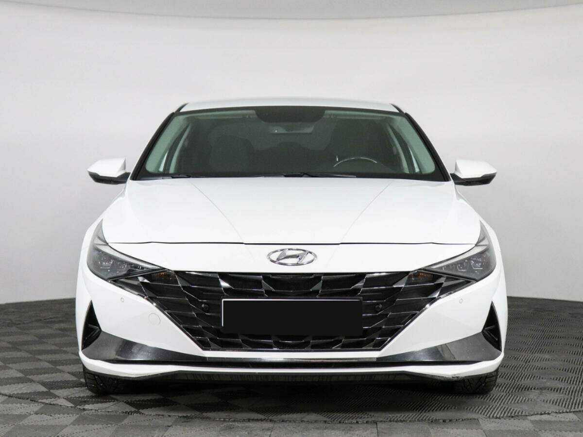 Hyundai Elantra с пробегом — 2021 год. Фото: #1