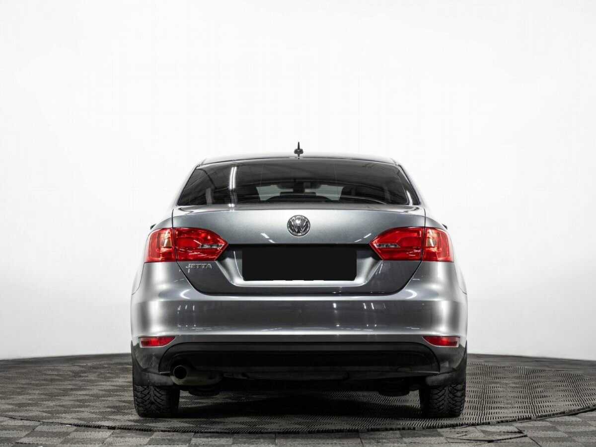 Volkswagen Jetta с пробегом — 2012 год. Фото: #4