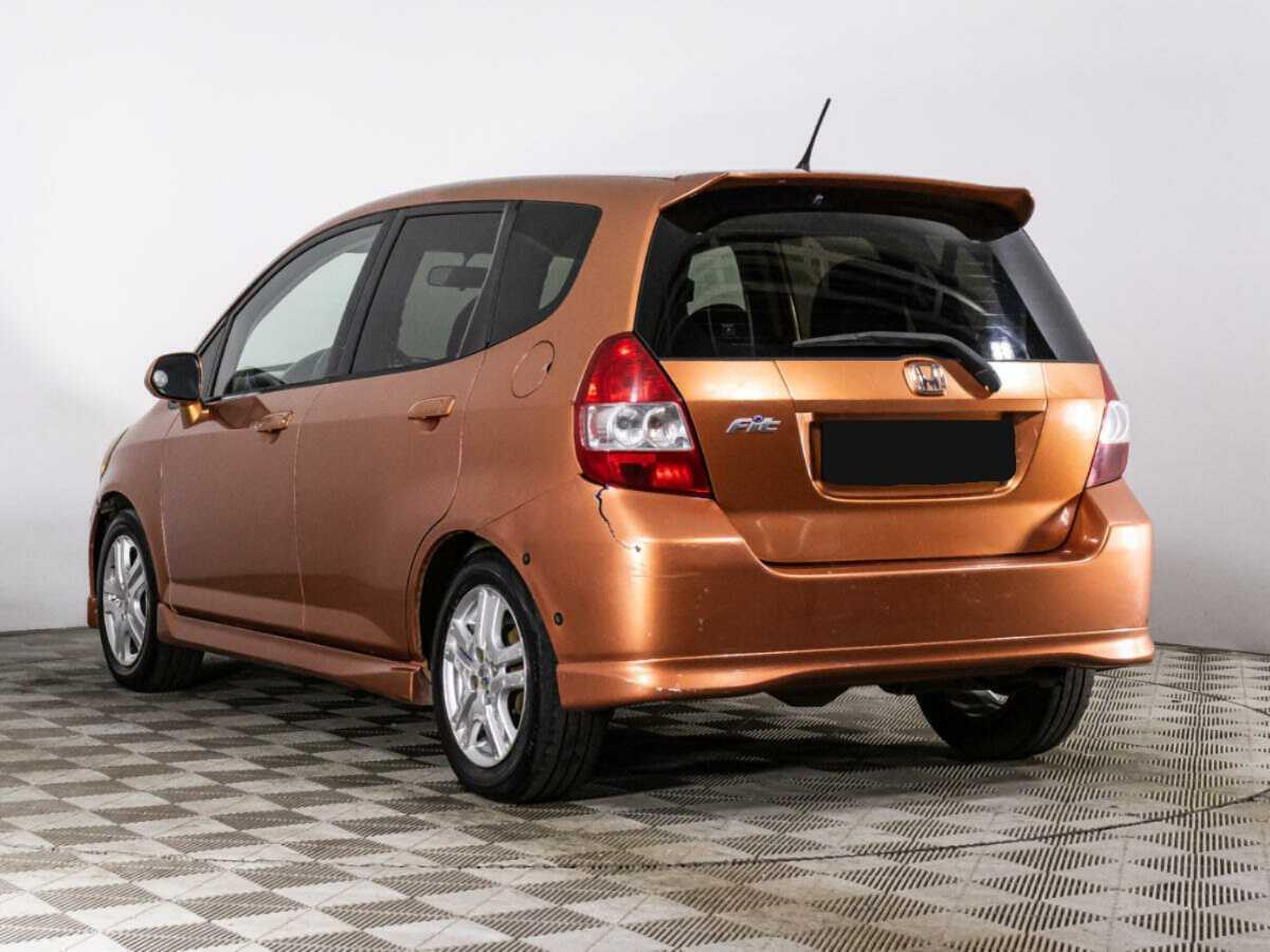 Honda Fit с пробегом — 2007 год. Фото: #6