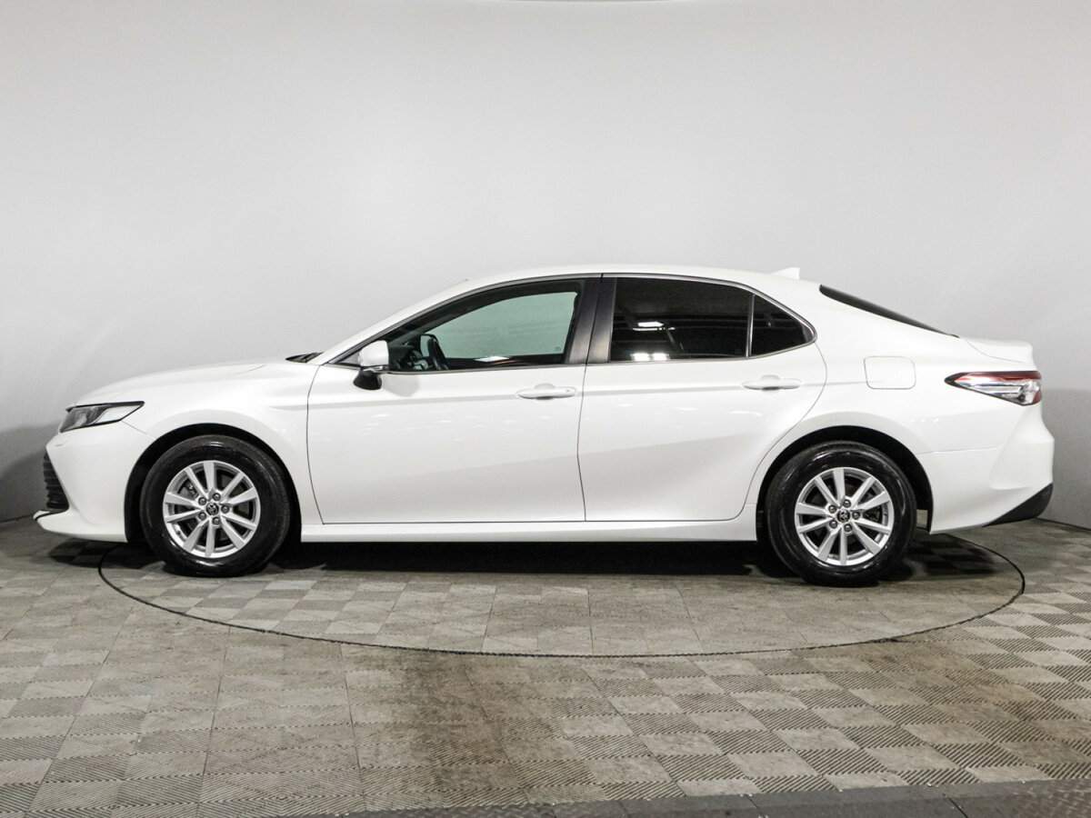 Toyota Camry с пробегом — 2020 год. Фото: #7